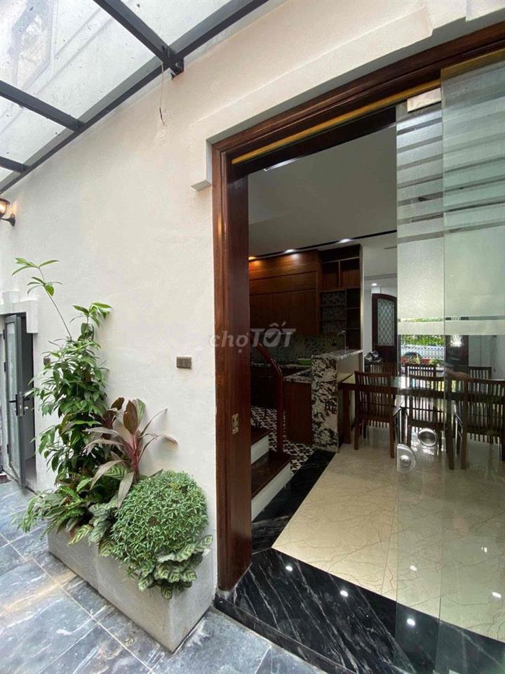 CHO THUÊ NGUYÊN CĂN BIỆT THỰ SÂN VƯỜN VINHOMES RIVERSIDE PHONG LAN