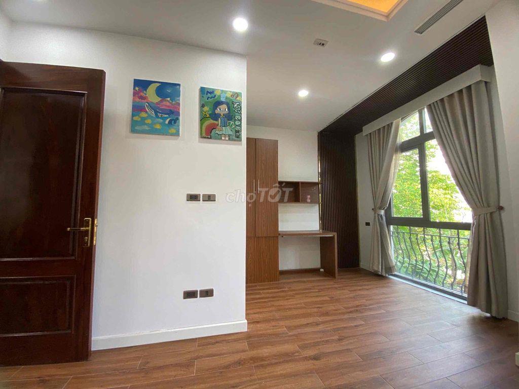 CHO THUÊ NGUYÊN CĂN BIỆT THỰ SÂN VƯỜN VINHOMES RIVERSIDE PHONG LAN