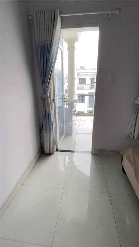 Cho thuê phòng ban công máy lạnh