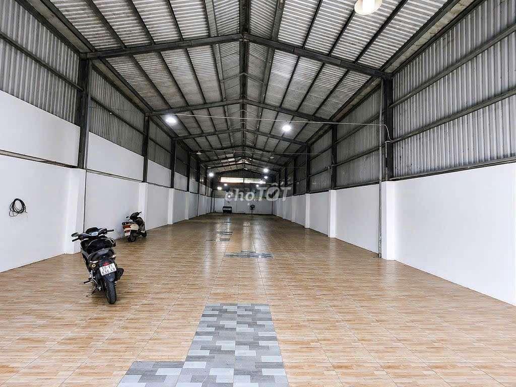 Cho Thuê Kho Xưởng mặt tiền 