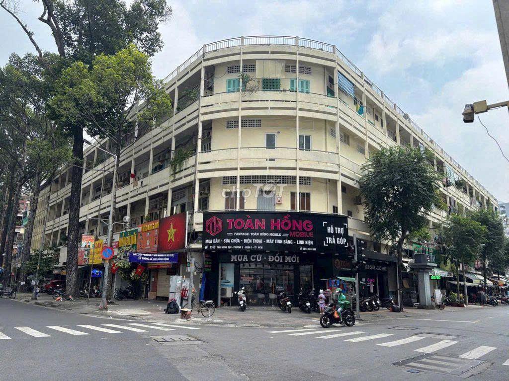Thang bộ lầu 3 Diện tích 85m2