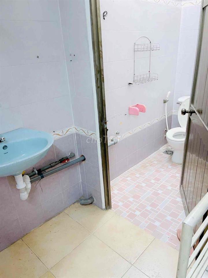 cho thuê phòng,lầu 2 phòng 1 tolet danh cho sinh viên