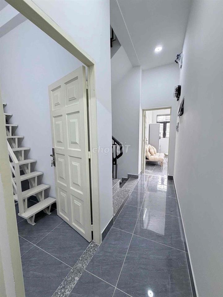 Phòng Trọ Gác Ban Công Cửa Sổ Mới 100% Gần ĐH Văn Hiến-Ngã Tư Bốn Xã