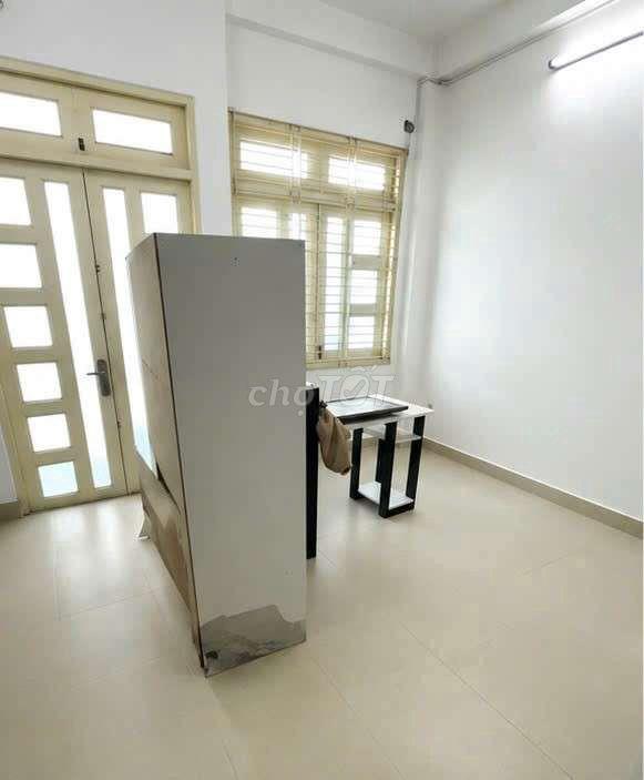 Chính chủ Cho Thuê Nhà 4x10m 1 Trệt 2 Lầu P.10 Tân Bình