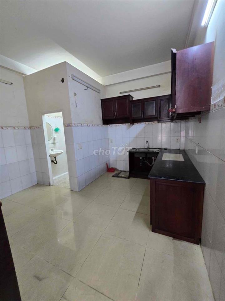 Cho thuê nhà nguyên căn mặt tiền hẻm 8m, Trần Tấn