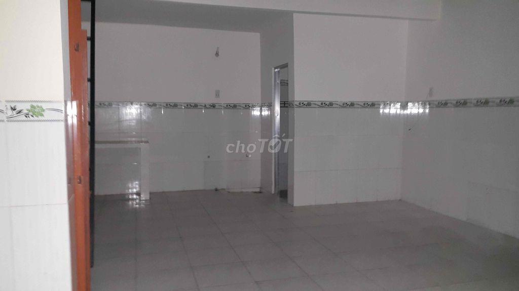 Phòng cách ngã ba Mỹ Thành 500m