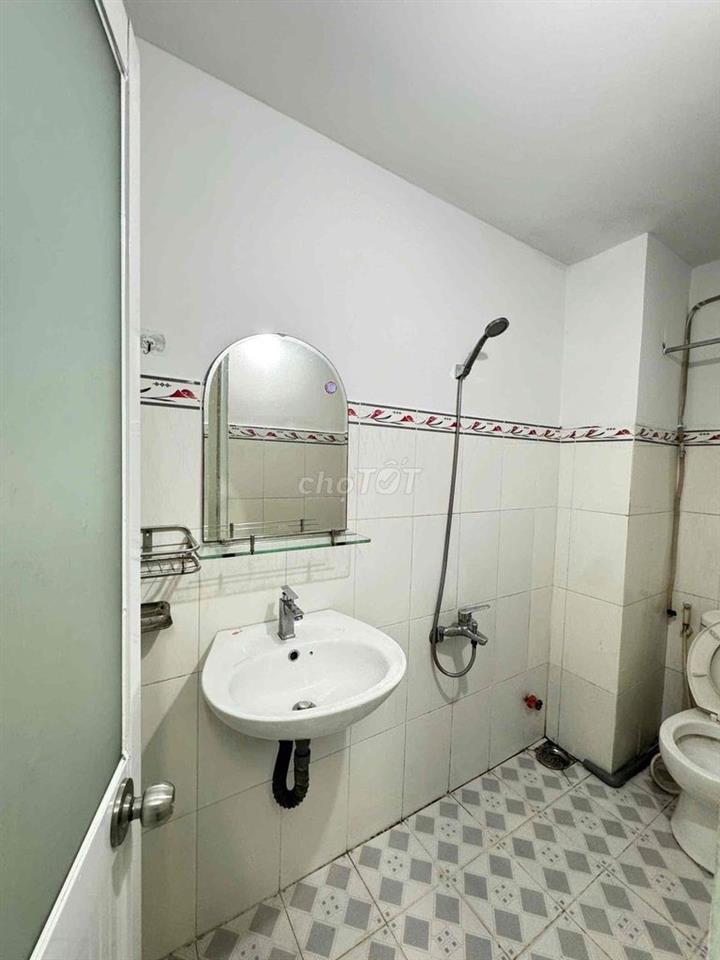 Cho Thuê Phòng Cách Trường ĐH Văn Hóa TP.HCM và Trường Kỹ Nghệ 300m