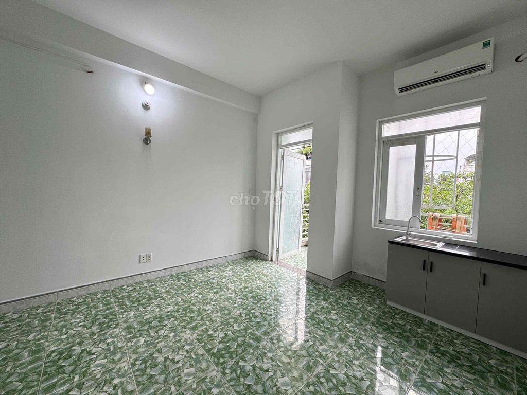 Cho Thuê Phòng Ban Công Ngay Chợ Gần Trường Đại Học Văn Hoá