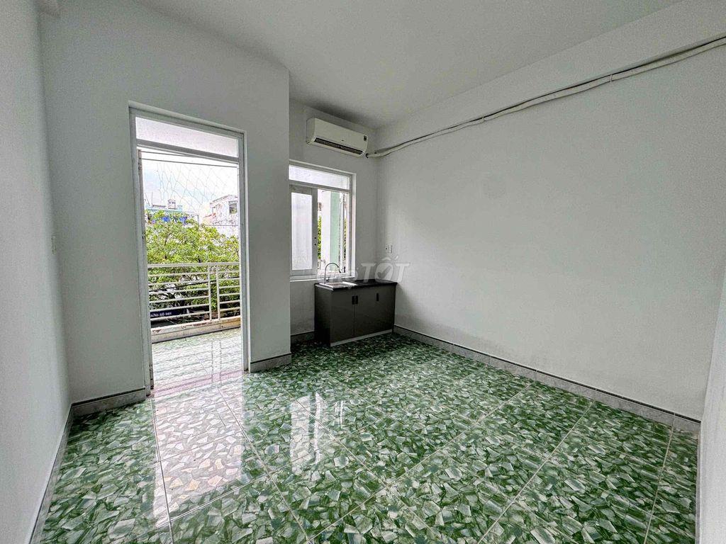 Cho Thuê Phòng Ban Công Ngay Chợ Gần Trường Đại Học Văn Hoá