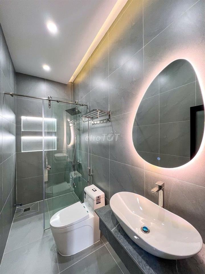 NHÀ GIÁ RẼ - 4 NGỦ, 4WC, Ô TÔ RA VÀO THOẢI MÁI 