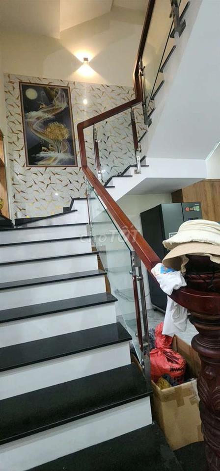 bán gấp nhà 94m2..1 trệt 2 lầu kdc bình đáng bình hòa hcm