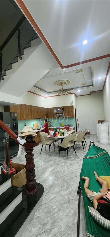 bán gấp nhà 94m2..1 trệt 2 lầu kdc bình đáng bình hòa hcm