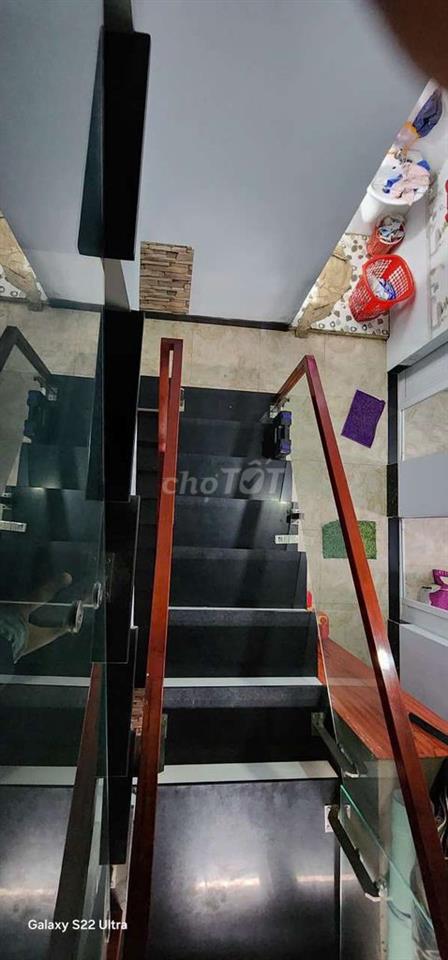 mình cần bán nhà SC gần trường bình hòa. cạnh visip1.HCM