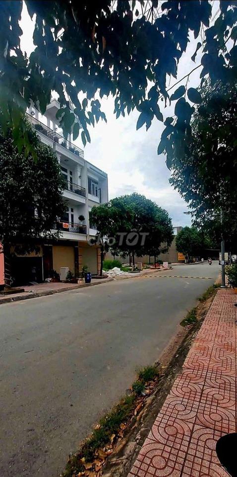 bán gấp nhà ngay visip1.bình hòa..hcm