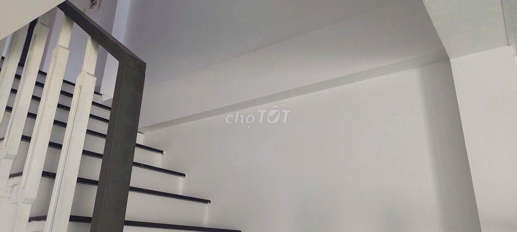 Cho thuê căn hộ sạch đẹp