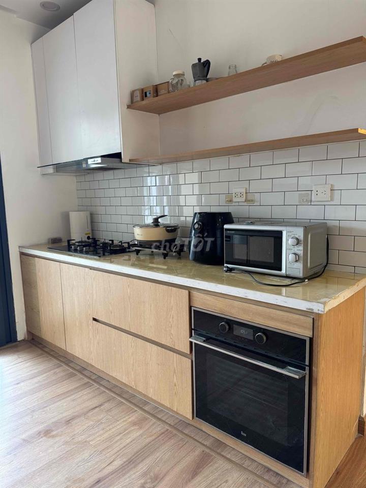 Cho thuê căn hộ 2 sân vườn 200m2