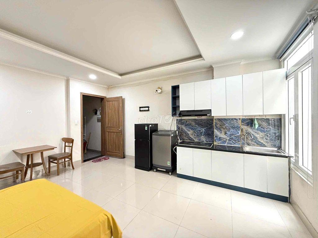 Phòng 35m2_ Studio cửa sổ lớn_205QL13( Cắt Xô Viết- Nguyễn Xí)