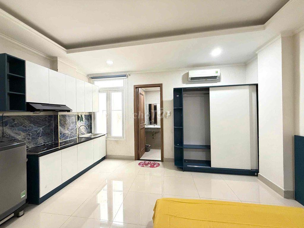 Phòng 35m2_ Studio cửa sổ lớn_205QL13( Cắt Xô Viết- Nguyễn Xí)