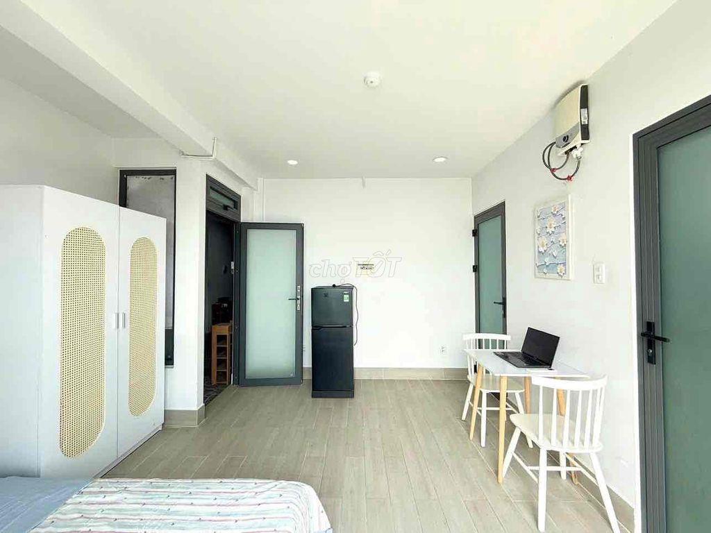 Phòng 35m2_ Studio ban công_ 152/18 Nguyễn Trọng tuyển