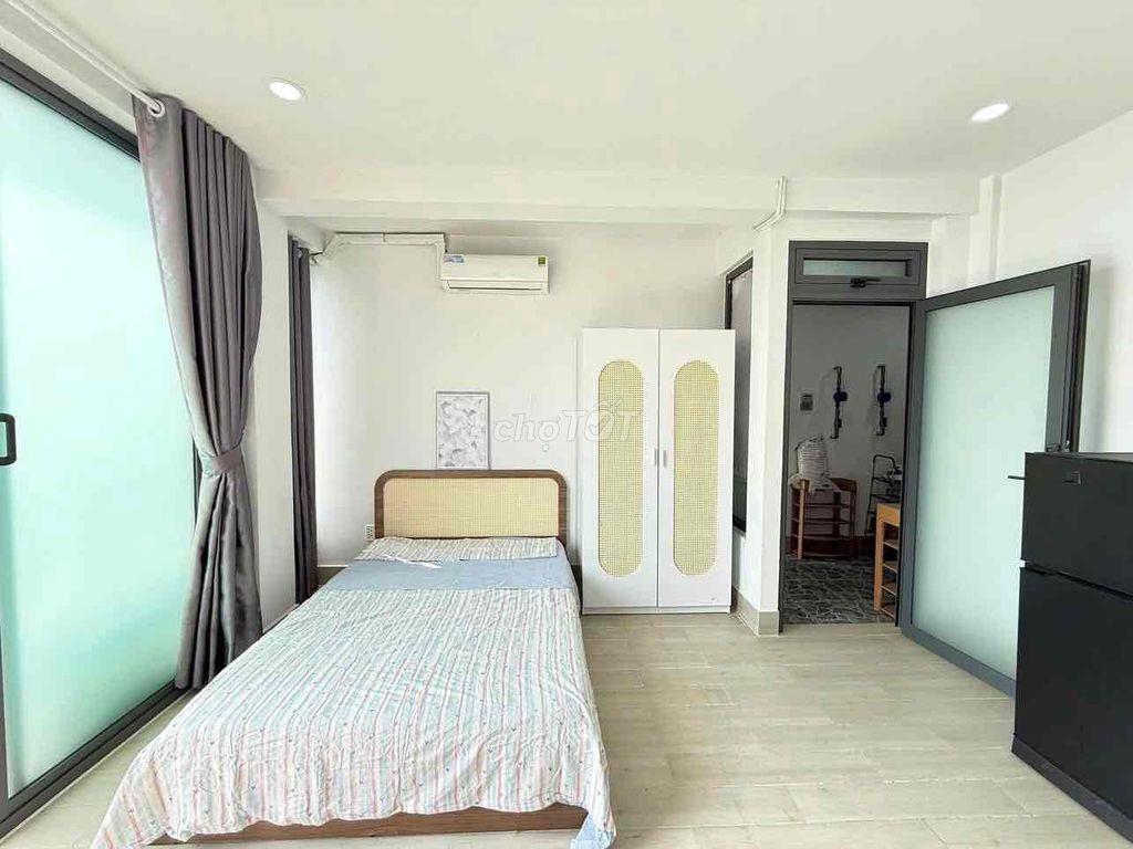 Phòng 35m2_ Studio ban công_ 152/18 Nguyễn Trọng tuyển