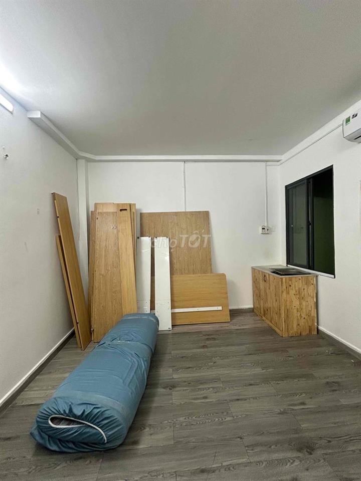 Phòng 30m2_ Sudio cửa sổ giếng trời_ 43 Cù Lao