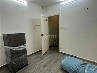 Phòng 30m2_ Sudio cửa sổ giếng trời_ 43 Cù Lao