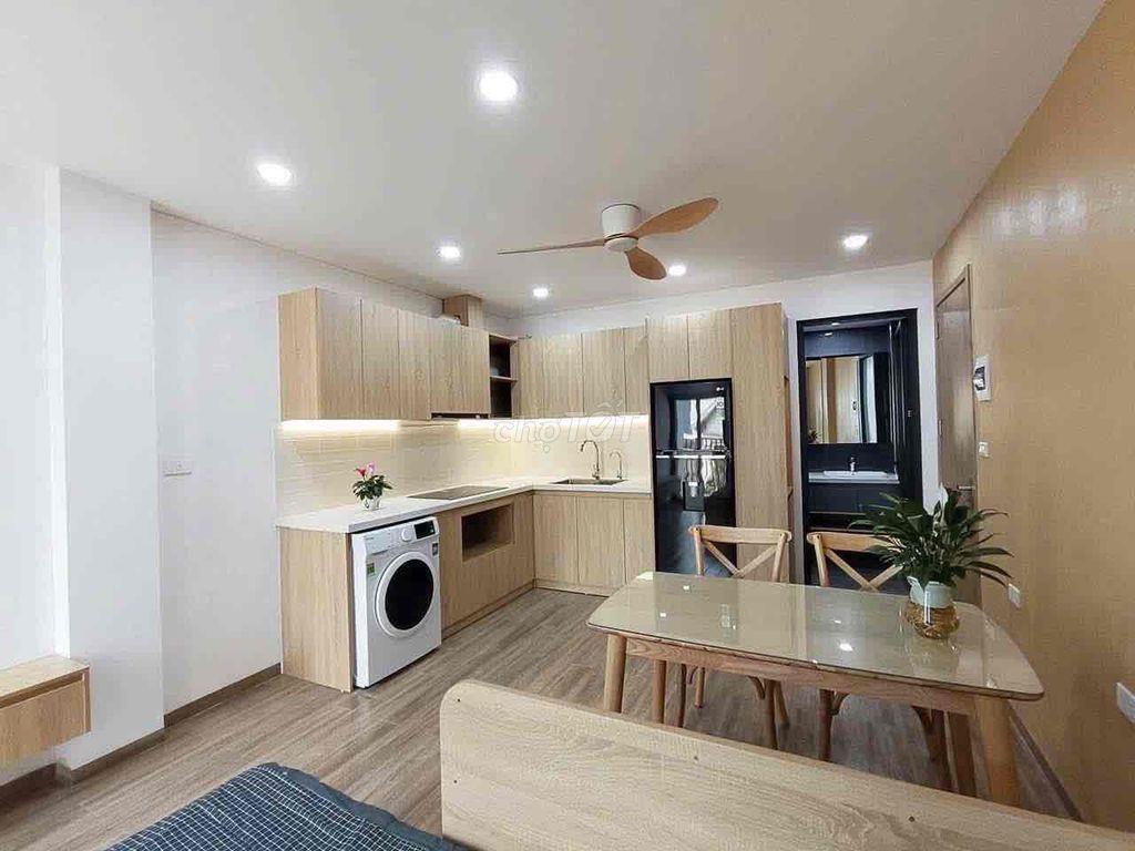 Phòng 35m2_ Studio ban công full nội thất_ 15a Cô Bắc