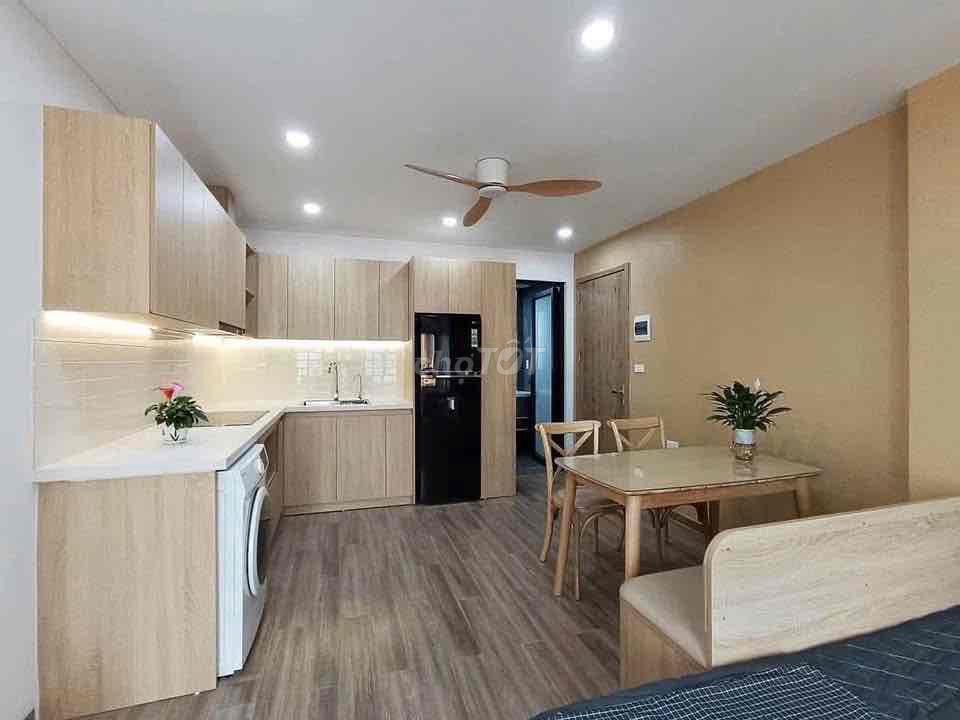 Phòng 35m2_ Studio ban công full nội thất_ 15a Cô Bắc