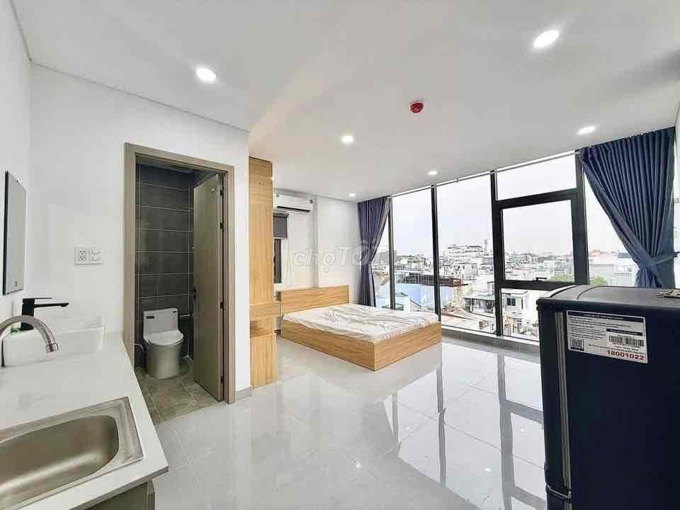 Phòng 35m2_ Studio cửa sổ lớn_ 66 Hoa Hồng ( Phan Xích Long)