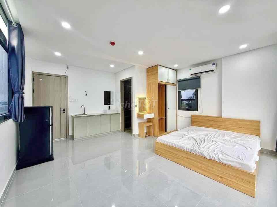Phòng 35m2_ Studio cửa sổ lớn_ 66 Hoa Hồng ( Phan Xích Long)
