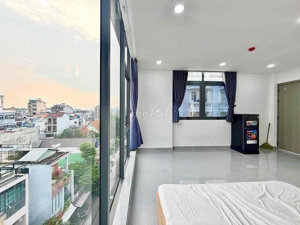 Phòng 35m2_ Studio cửa sổ lớn_ 66 Hoa Hồng ( Phan Xích Long)