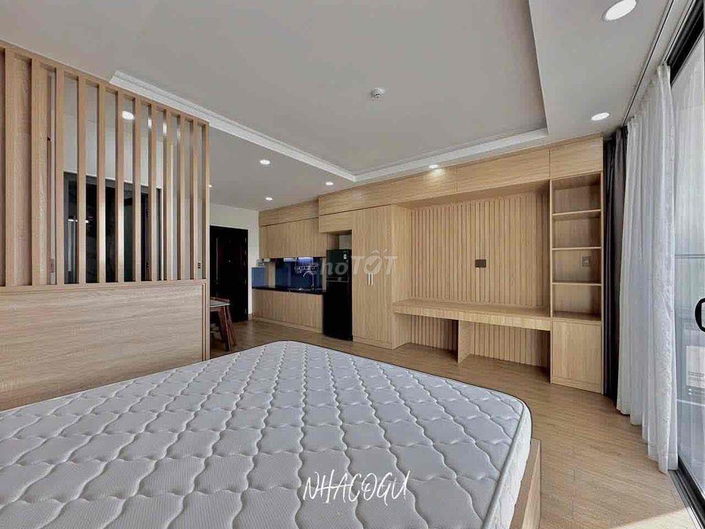 Phòng 35m2_ Studio ban công lớn_