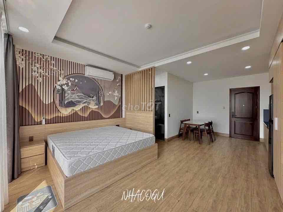 Phòng 35m2_ Studio ban công lớn_