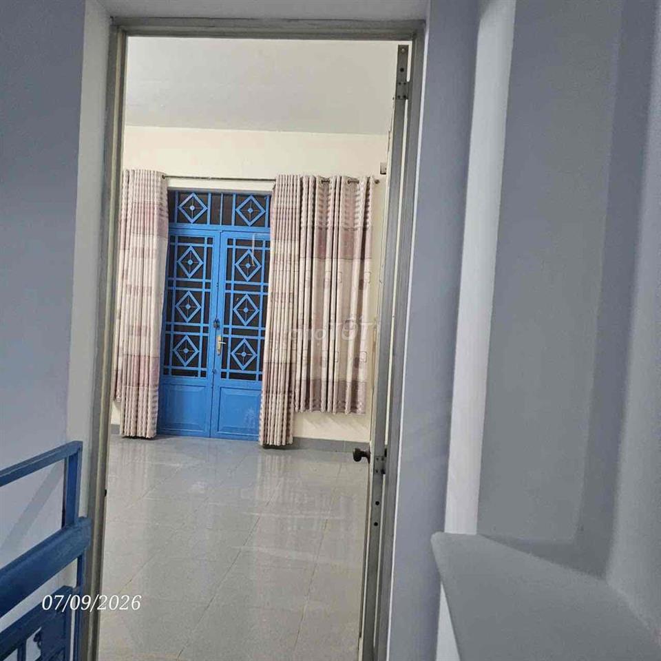 Cho thuê nhà nguyên căn 1 trệt 1 lầu đúc MỚI SỬA SANG
