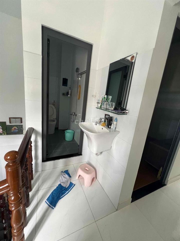 nhà mặt tiền đường số