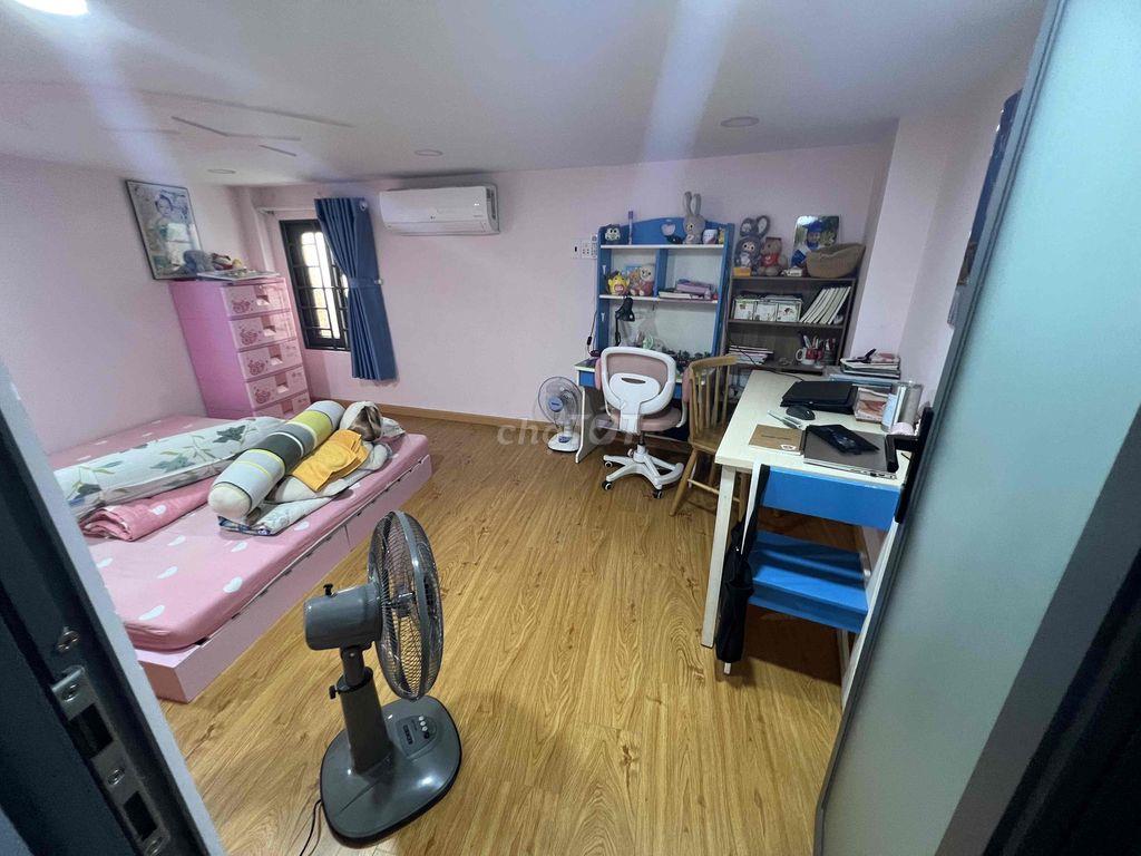 nhà mặt tiền đường số