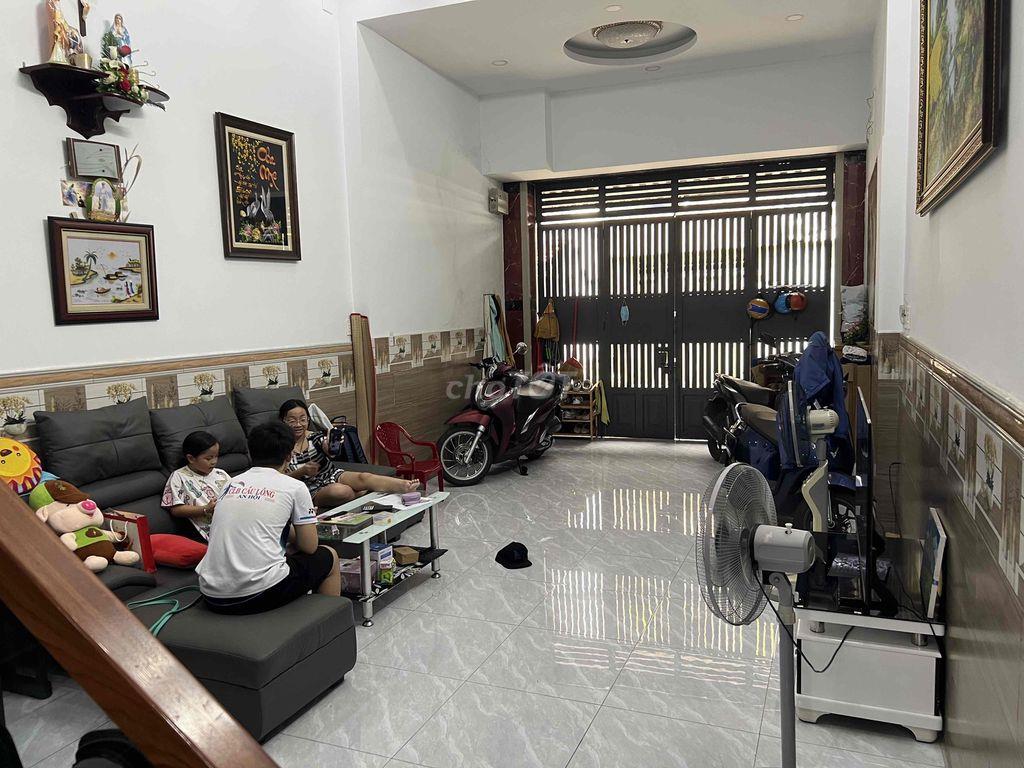nhà mặt tiền đường số