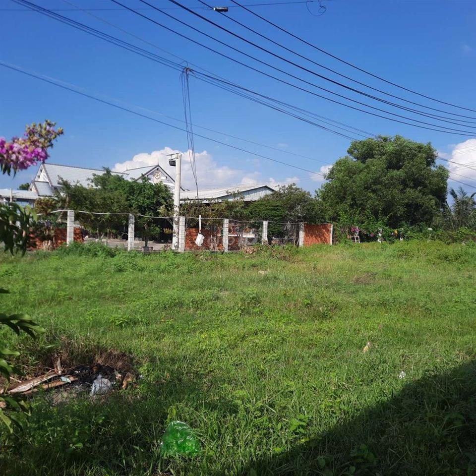 Đất đẹp mặt tiền cần bán gấp