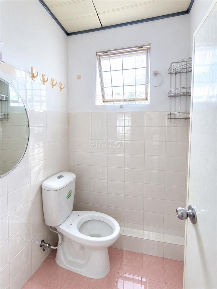 Cho thuê căn hộ chung cư Phan xích Long 1 phòng lầu 6