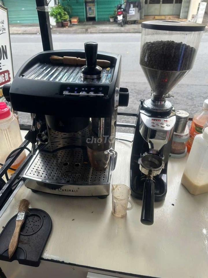 sang cây cafe có lượng khách ổn định