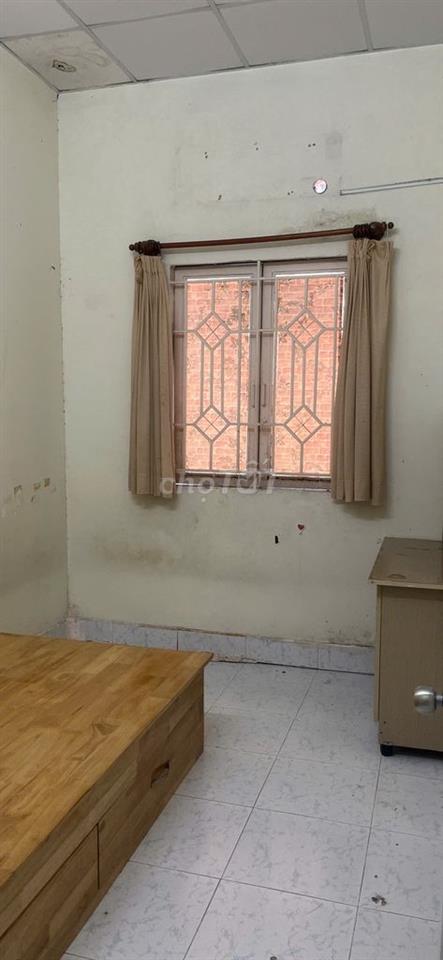 Nhà ngộp sau lưng khu du lịch suối tiên.Q9 cũ