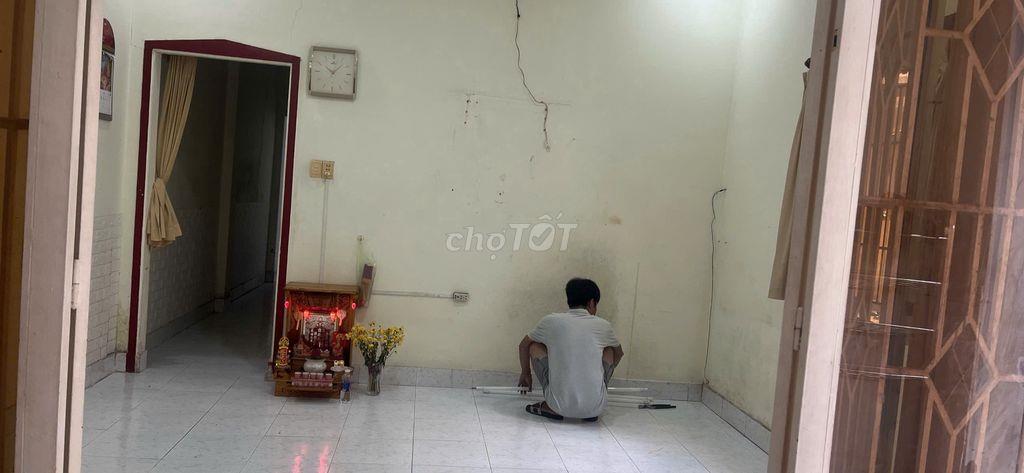 Nhà ngộp sau lưng khu du lịch suối tiên.Q9 cũ