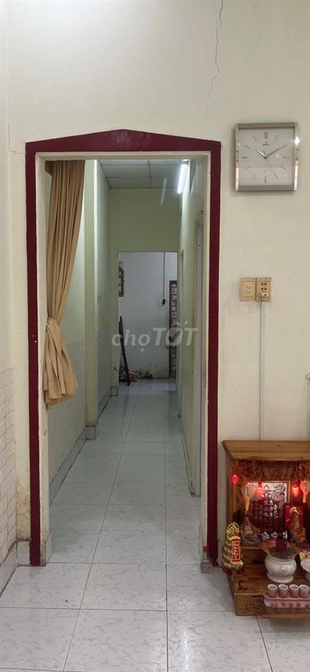 Nhà ngộp sau lưng khu du lịch suối tiên.Q9 cũ