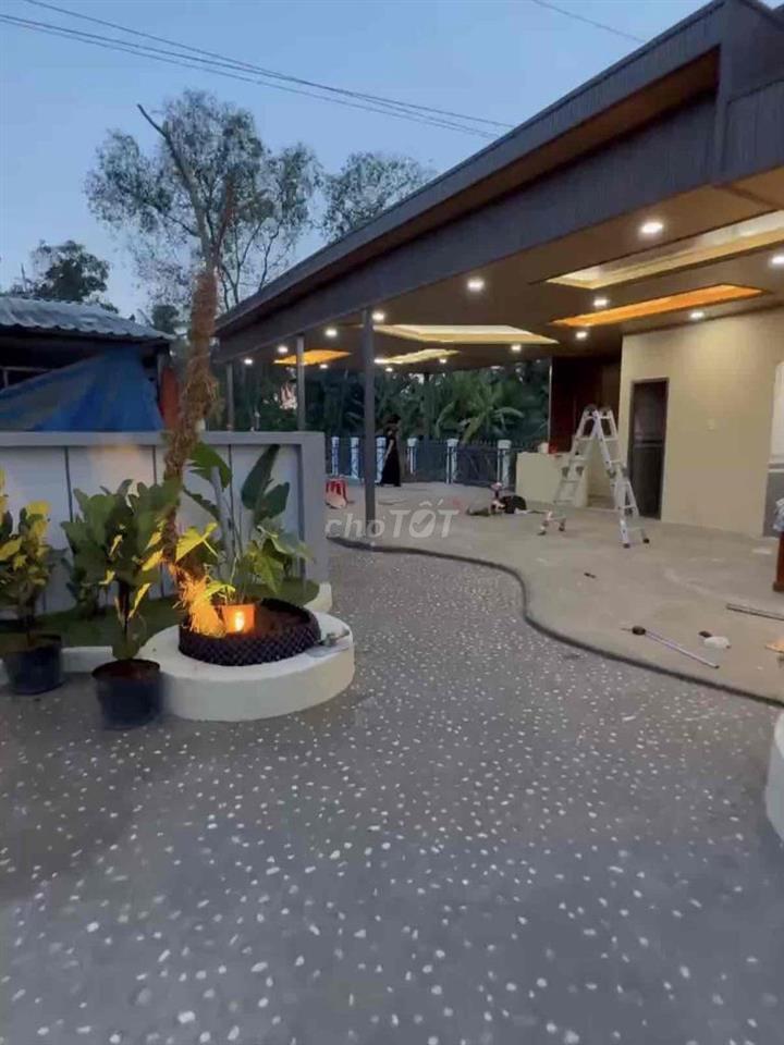 CHÍNH CHỦ BÁN GẤP NHÀ VƯỜN CÓ AO CÁ, SÂN VƯỜN NGAY TT TP VĨNH LONG