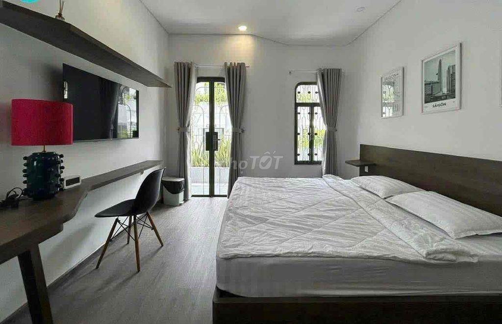 Phòng 35m2_ Studio, ban công, nội thất cơ bản_ 257 Phan Xích Long