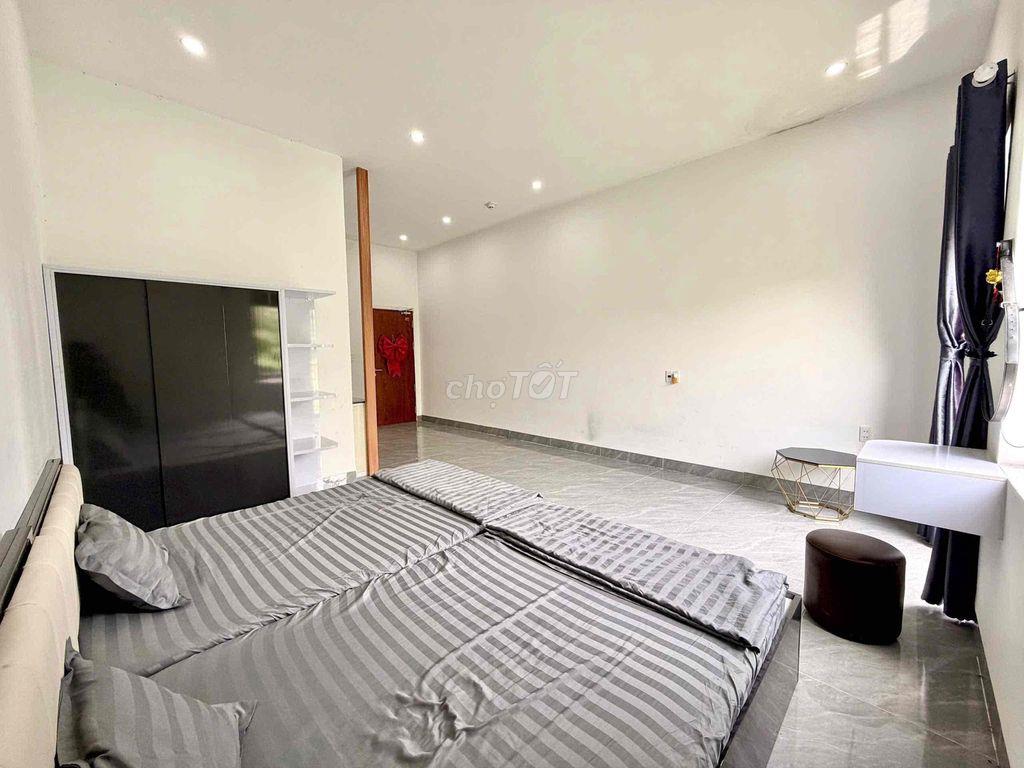 phòng 40m2_1 phòng ngủ, ban công, nội thấy đầy đủ_ 196 Phan Xích Long