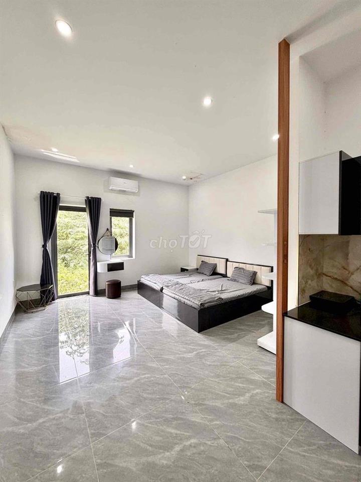 phòng 40m2_1 phòng ngủ, ban công, nội thấy đầy đủ_ 196 Phan Xích Long