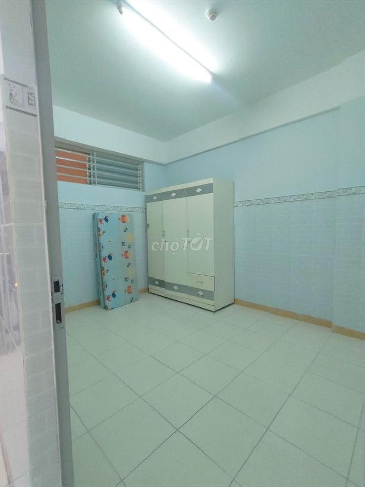 Cao ốc Ngô Gia Tự- Đường Hào Hảo căn 2p ngủ, giá thuê 11tr/tháng