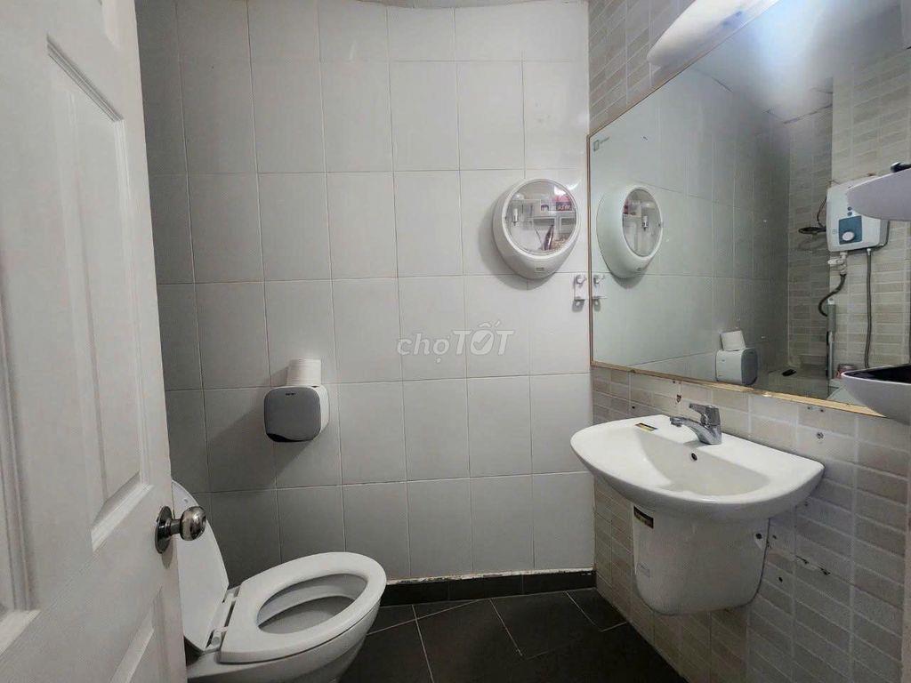 Chung cư Cách Mạng Tháng 8-Quận 3, Ko Nội Thất- 2PN, giá 10,5 tr/th.