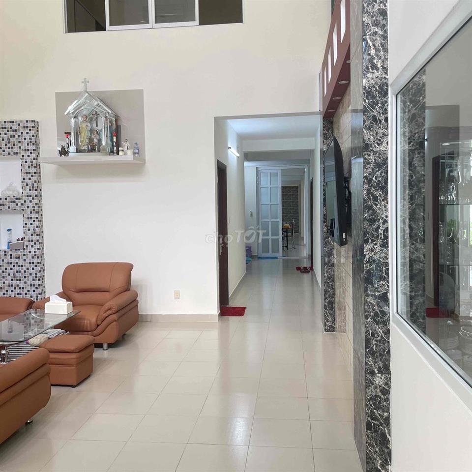 BÁN NHÀ LỚN CĂN ĐÔI. DT: 8,1-36m, DT:294m2, DTSD:500m, 1lầu đúc.